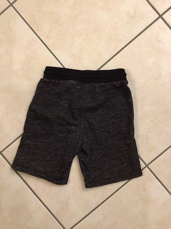 H&M Pantaloni: Kurze Hose Größe 128 – Usato da Zimmerwald venduto da wuff81 1