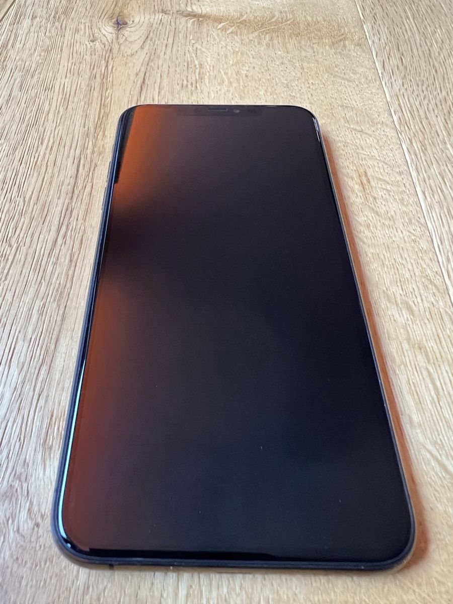 Apple Portables: iPhone 11 Pro Max 256 GB anthrazit – D'occasion à Meisterschwanden par Halictus-S 1