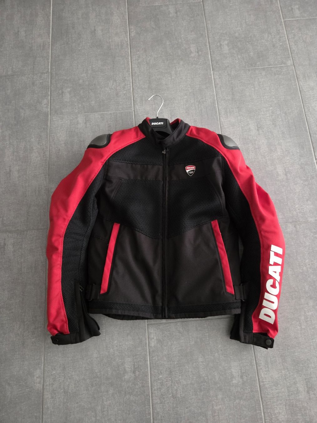 Ducati Giacche: Ducati Motorradjacke – Usato da Bassersdorf venduto da Hockeygoalie84