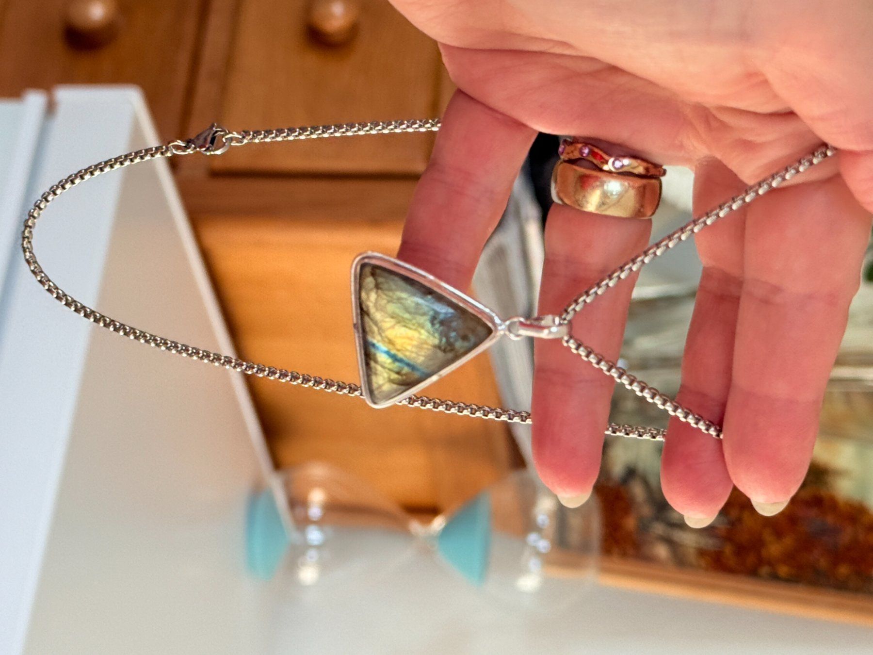 Catenine: Collier pendentif triangle Labradorite neuf! – Nuovo e nell'imballaggio originale da Genève venduto da AGBERG 8