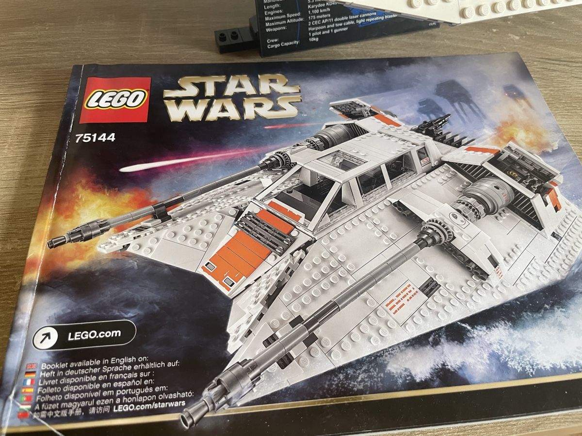 Lego Kit di costruzioni: Lego Star Wars 75144 UCS Snowspeeder – Usato da Solothurn venduto da f.delarey 4