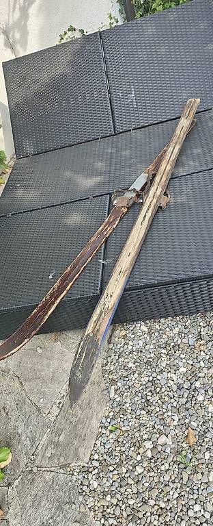 Skis: Vintage Holzski mit Originalbindungen – D'occasion à Killwangen par Swissaloha 2
