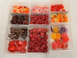 Wachsdeko, Feder, Schoggi, Blumen, Himbeere…..Kerzenwachs
