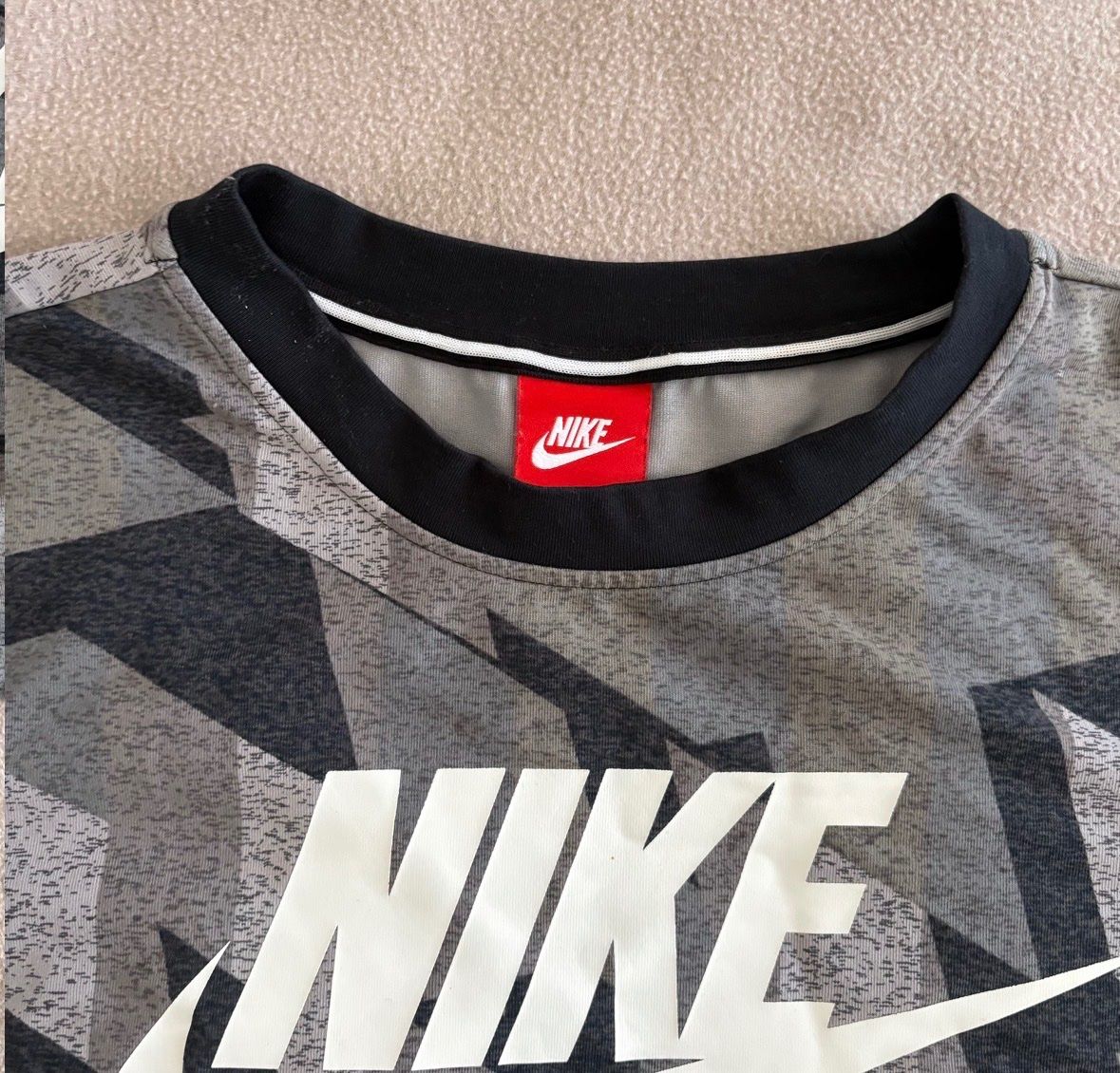 Nike Pullover & Sweatshirts: pull nike cropped – Gebraucht aus Montreux von m.mlkstn 4