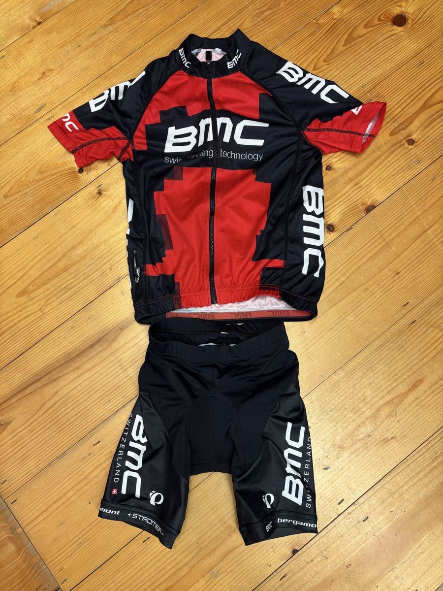 Scarpe, pantaloni & magliette da ginnastica: BMC Radsport Set, Grösse 152 – Usato da Büren an der Aare venduto da Nikito2001