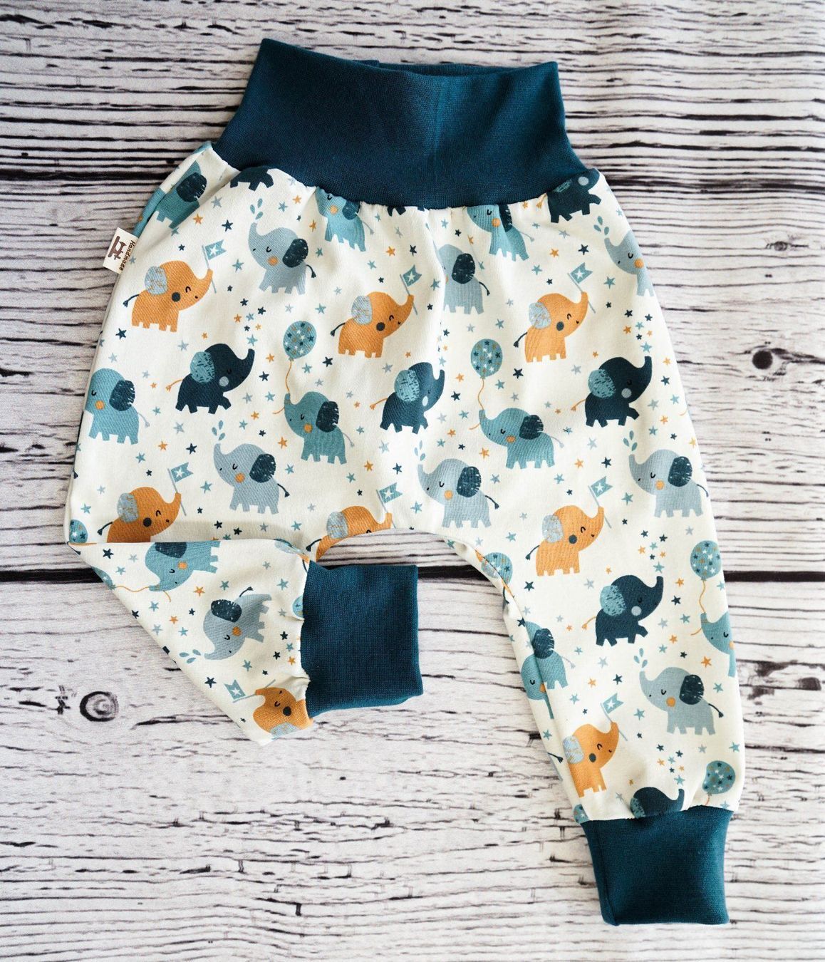 Pantaloni: Pumphose mit Elefantan  Gr.68/74 - NEU – Nuovo e nell'imballaggio originale da Zürich venduto da sambaum