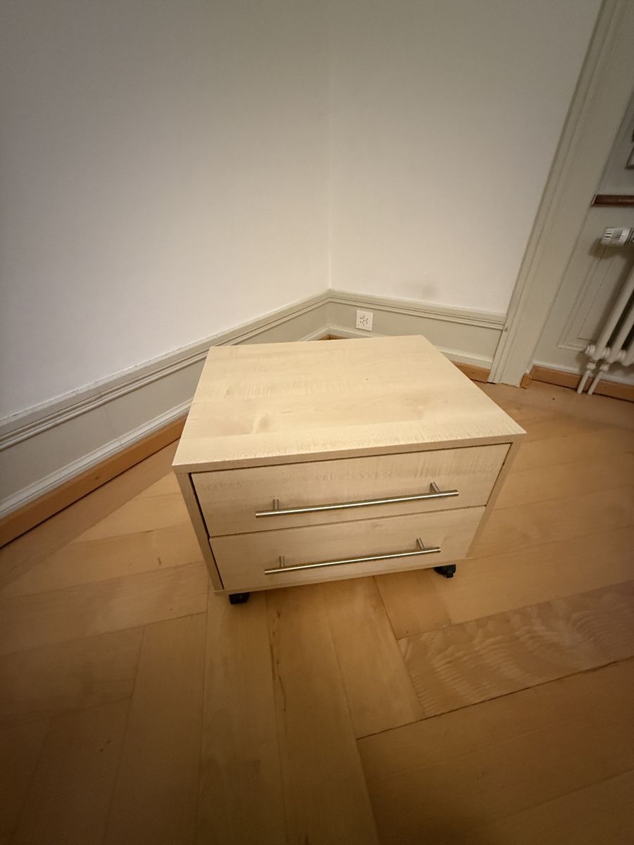 Comodini: Bed side table on wheels – Usato da Zürich venduto da ath_7n8x 1