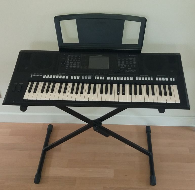 Keyboard Yamaha PSRS750 inkl. Sustainpedal Kaufen auf Ricardo