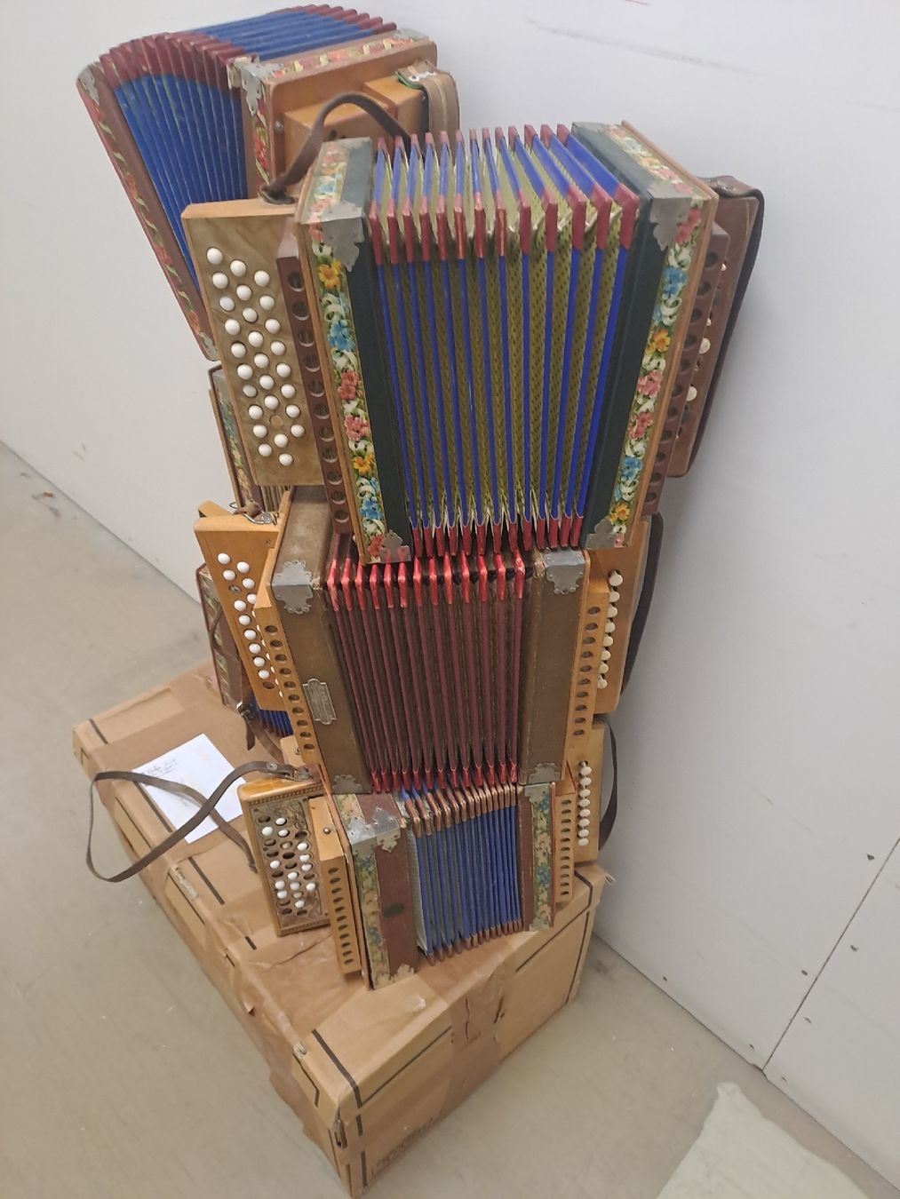 Musikinstrumente: 6 schwyzerorgeli  – Gebraucht aus Villeneuve von BibiVintage 9