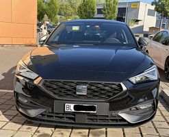 SEAT Leon 1.5 eTSI DSG 150PS 2021 Schwarz Top-Zustand 