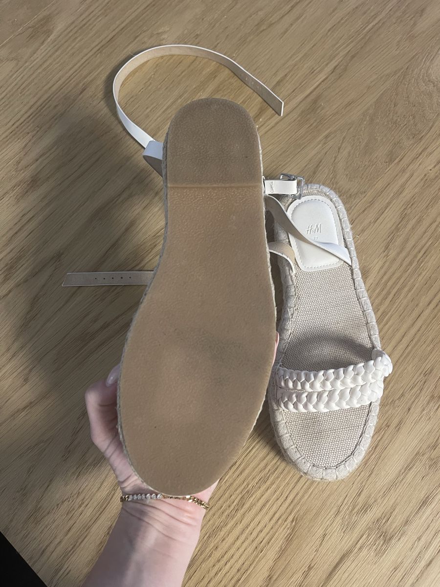 H&M Scarpe da donna: H&M Espadrilles mit Flechtanteil – Usato da Bassersdorf venduto da Sandy456 2