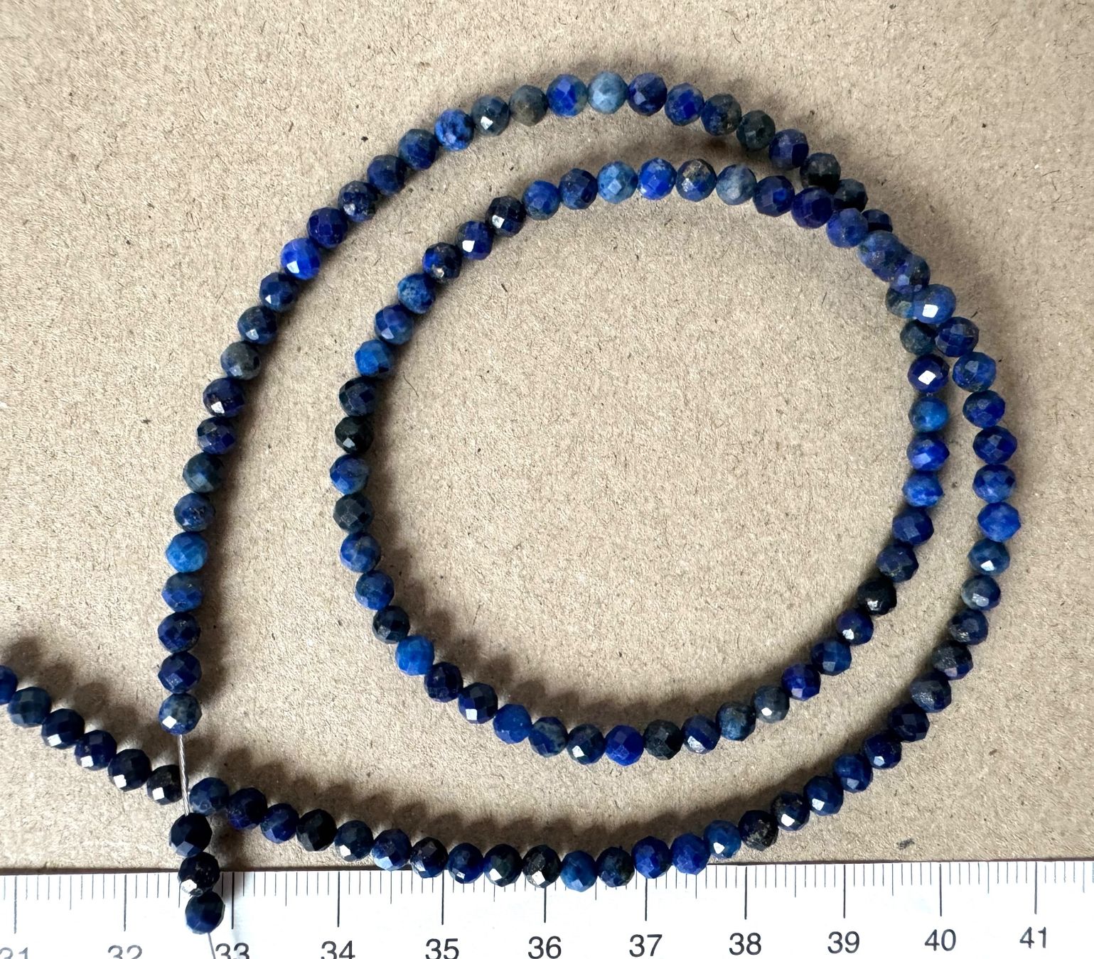 Catenine: Lapis Lazuli  facettiert  Strang    3.5mm      auf Flexdraht – Nuovo e nell'imballaggio originale da Leuggern venduto da gemshow 3