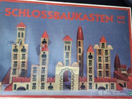 Schlossbaukasten Holzspielzeug 102 Teile gebrauchter Zustand