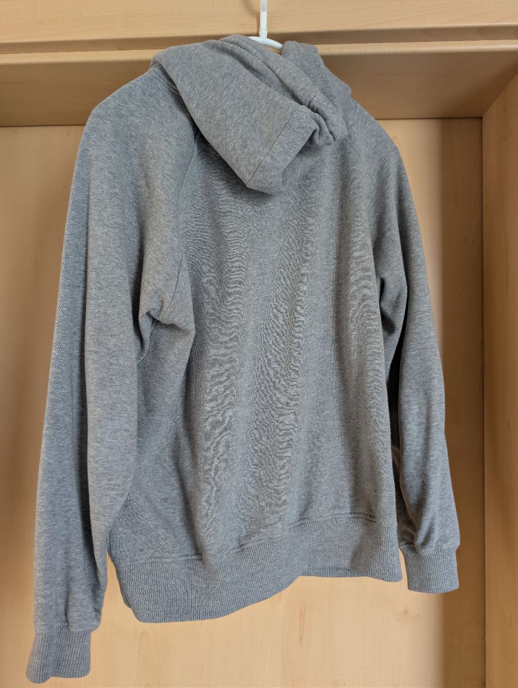 Pullover & Sweatshirts: Kapuzenpullover Grau Vintage Hoodie – Gebraucht aus Kleinandelfingen von ginaaks 1