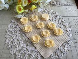 10x Applique Rose 2cm crème Deko Cabochon Flatback