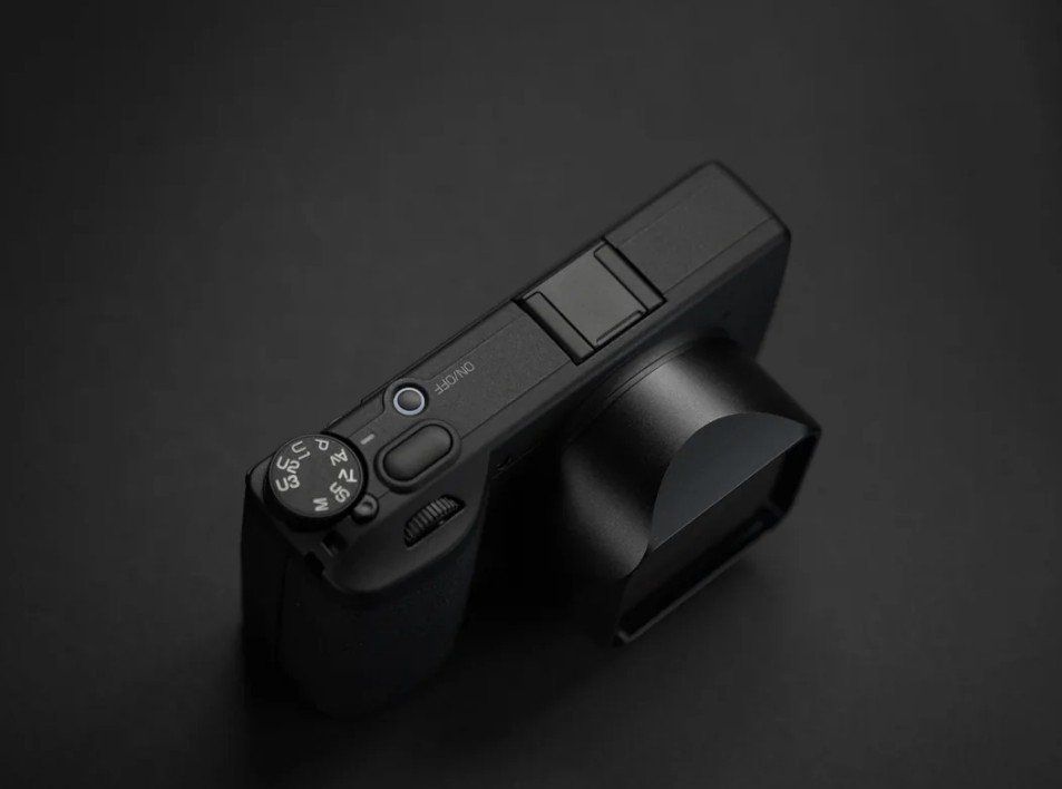 Ricoh Fotocamera: Ricoh GR IV Squarehood and smallrig half case – Nuovo (secondo la descrizione) da Vesenaz venduto da Kriseja 1