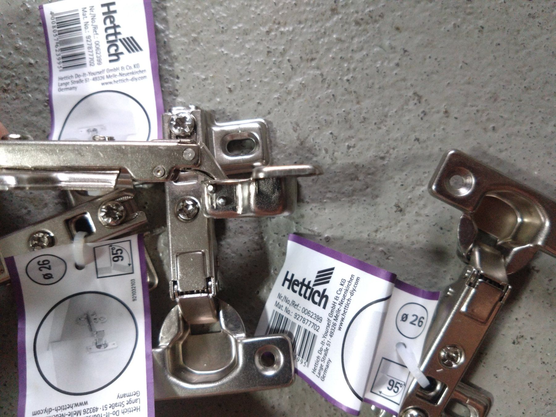 Supporti a parete: Hettich Scharniere, 4 Stück neu, 26mm – Nuovo (secondo la descrizione) da Lenzburg venduto da Timituckle 4