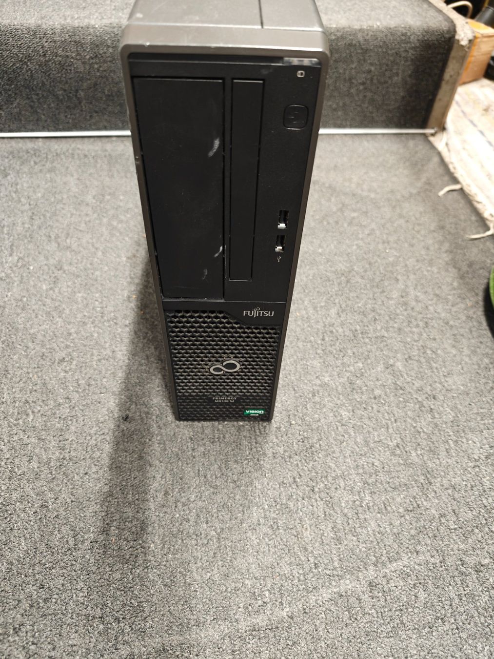 Fujitsu Serveurs: Fujitsu Primergy MX130 S2 / Server-Hardware – D'occasion à Sargans par NewLifeForGPUs
