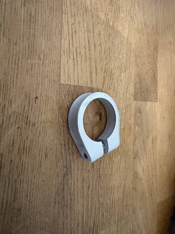 Pezzi di ricambio: Colier de serrage de tige de selle vélo – Usato da Biel/Bienne venduto da pat_kh7v