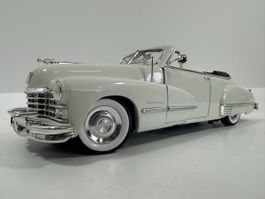 1947 Cadillac Series 62 Convertible 1:18, weiss, ANSON