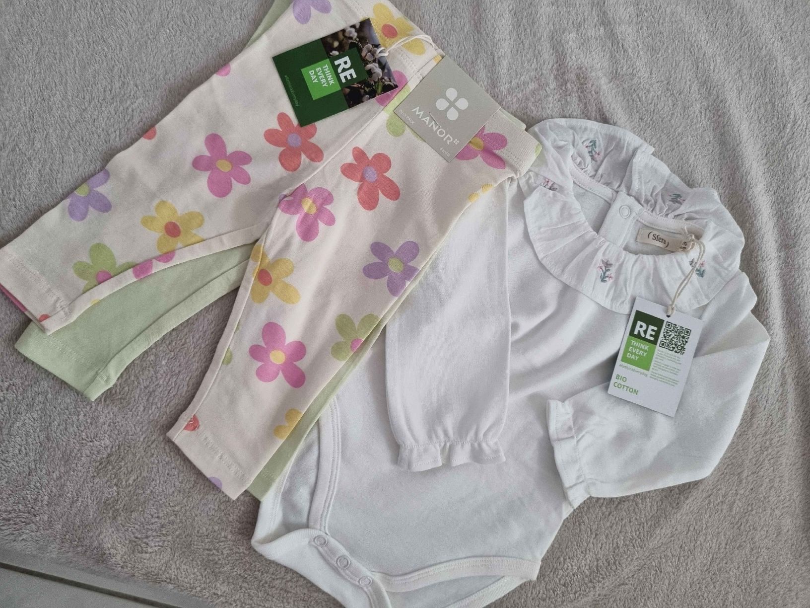 Manor Lotti & Set di vestiti: Babykleider-Set Gr. 68/6-9M – Nuovo e nell'imballaggio originale da Gunzgen venduto da Celine22