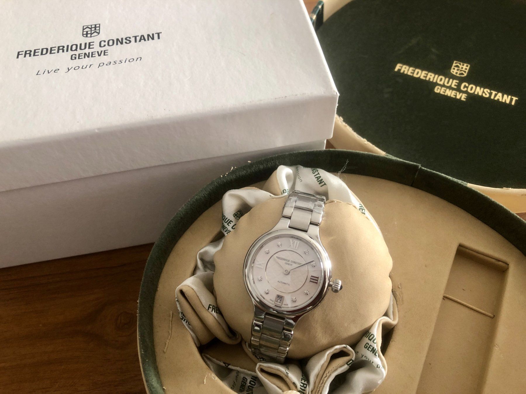 Frederique Constant Orologi: FREDERIQUE CONSTANT Classics Delight, Automatic, Diamonds – Nuovo e nell'imballaggio originale da Le Mont-sur-Lausanne venduto da LycaGallery 9
