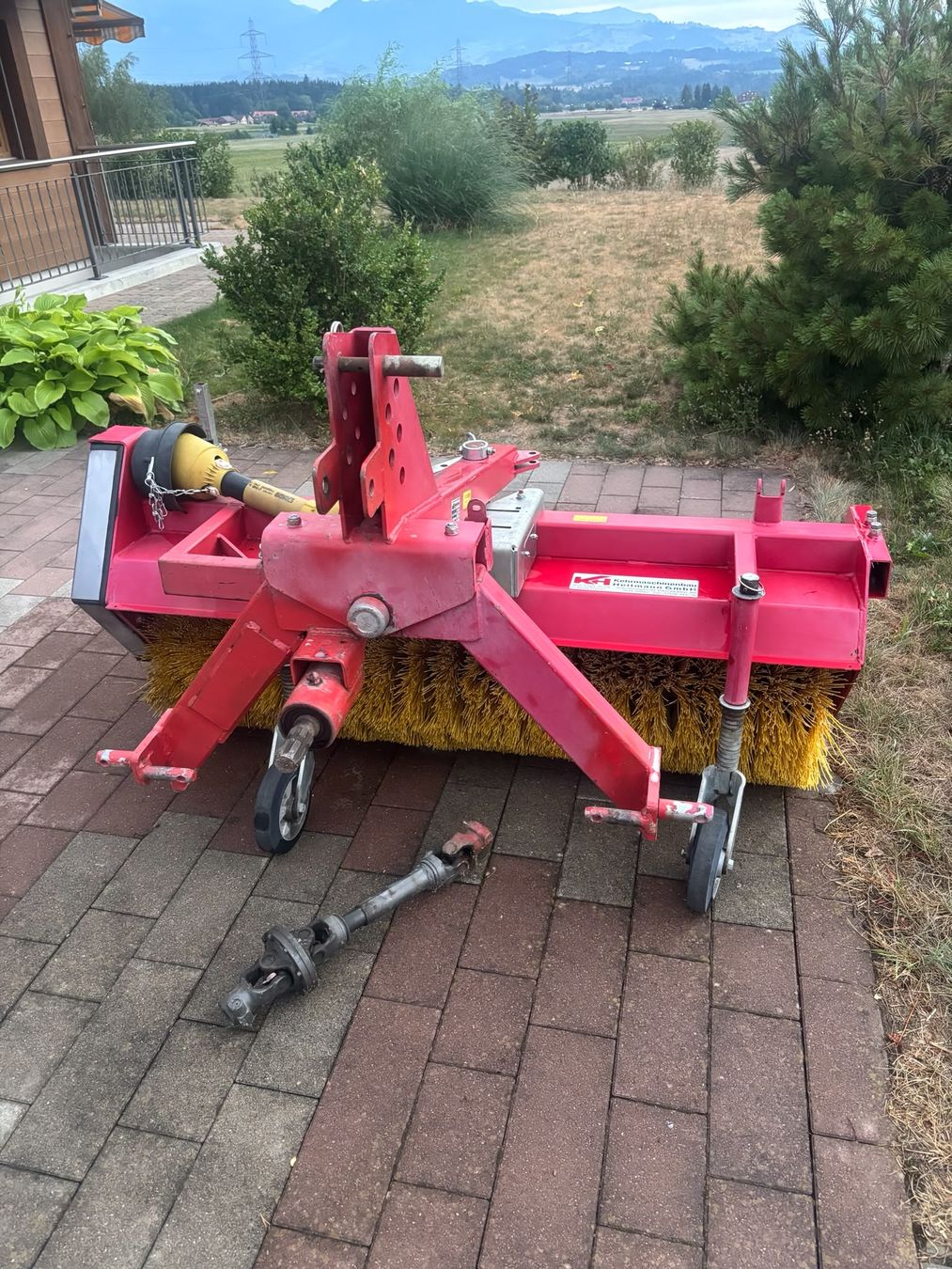 Tutte le macchine: Kehrmaschine, Bürste, Putzmaschine – Usato da Brenzikofen venduto da Nramseier