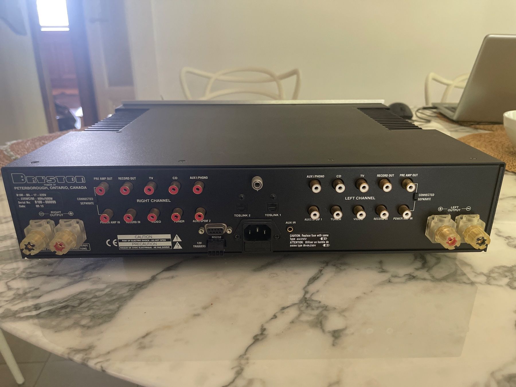 Bryston Amplificatori: Bryston B100-SST INTEGRATED – Usato da Corsier GE venduto da Monk 2