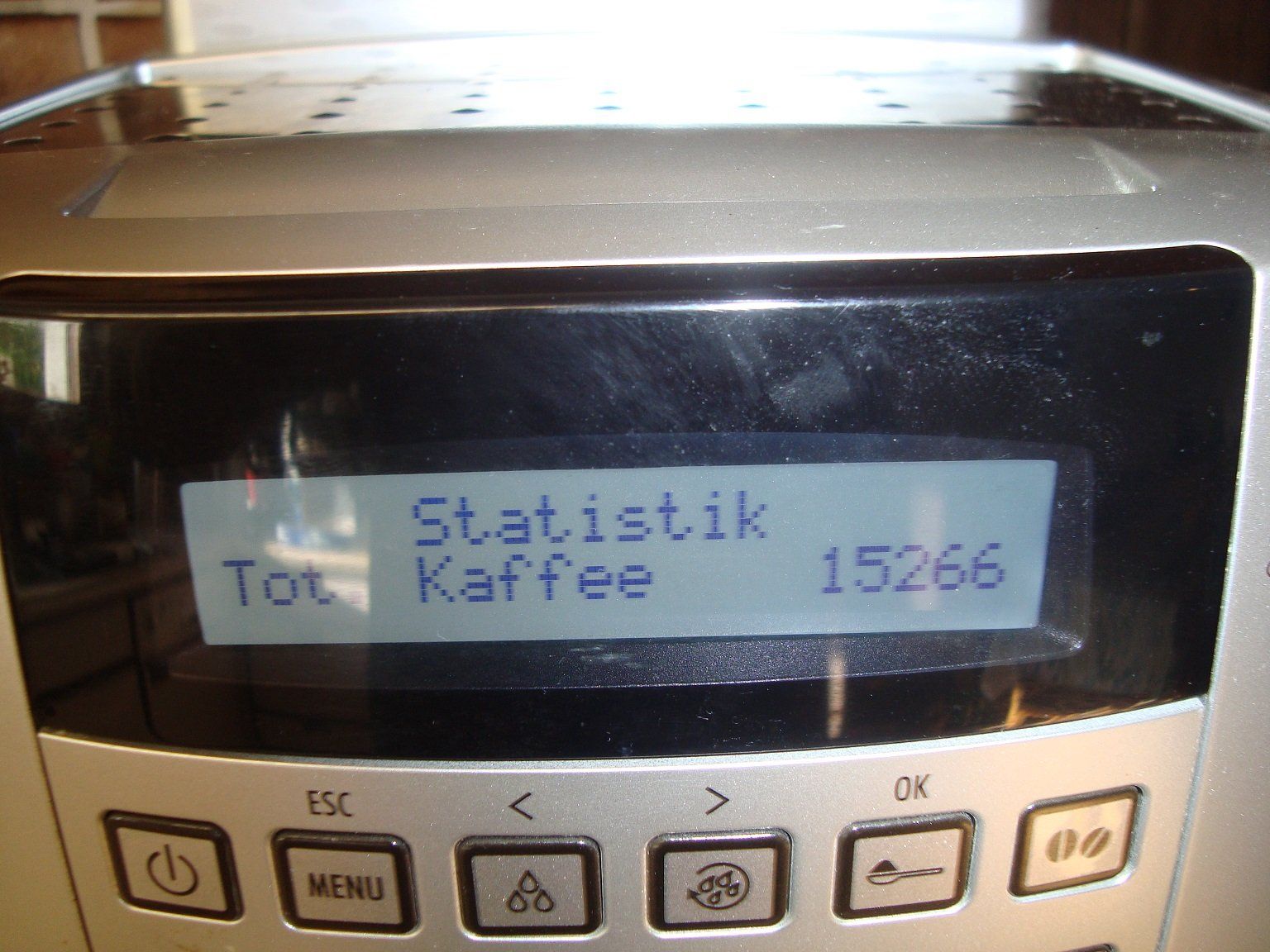 De'Longhi Kaffeemaschinen & Espressomaschinen: Delonghi ECAM22.360 Kaffeevollautomat – Gebraucht aus Jona von Moster01 5