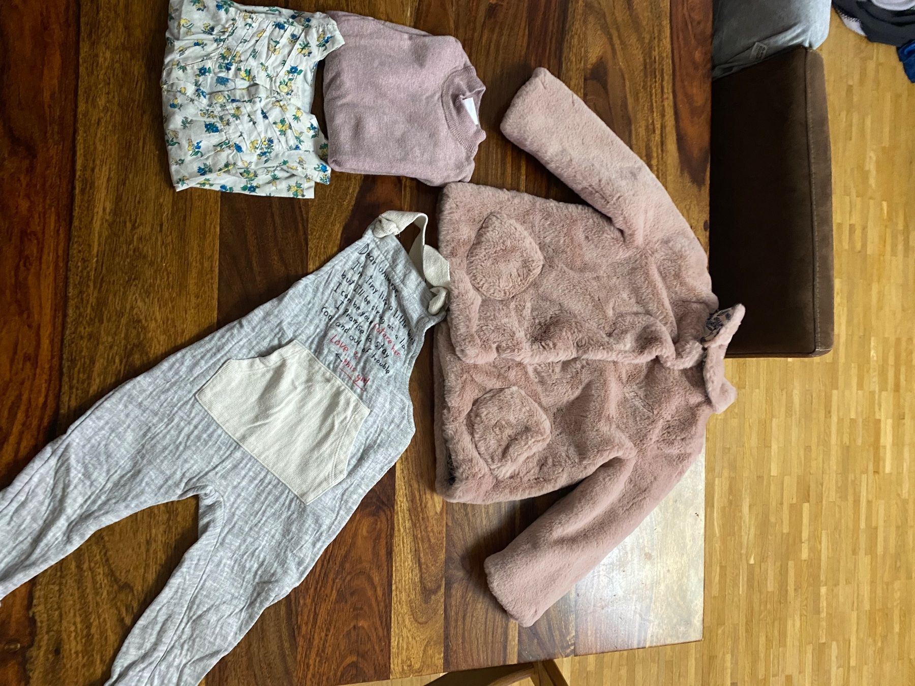 Zara Kleiderpakete & -sets: Mädchen Kleider Paket Gr. 98 – Gebraucht aus Zürich von Nutla 1