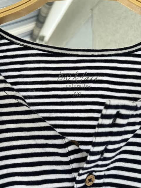 T-shirt: 4 super Damen-Shirts XL, teils Ringelshirts – Usato da Winterthur venduto da amozart 1