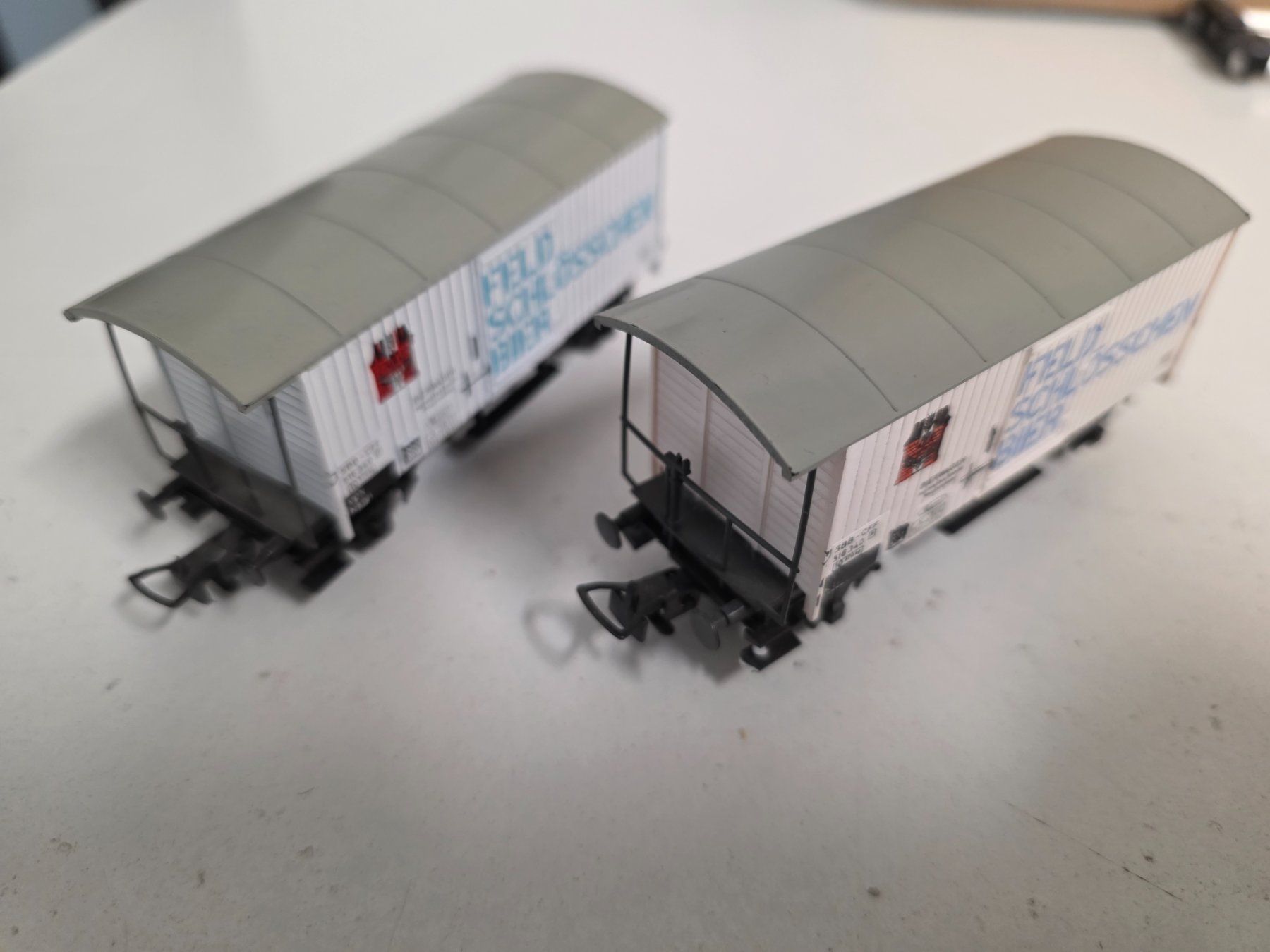 Liliput Modellini di ferrovie: Liliput 2 wagons a bières DC dès 1.-fr – Usato da bassecourt venduto da Paolo101 1