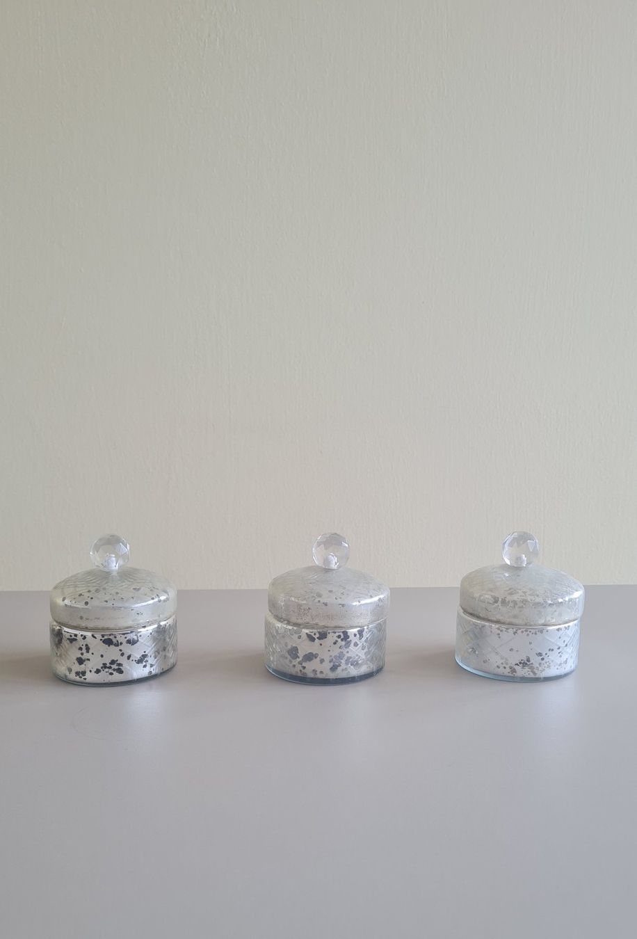 Bicchieri: Dekorative Glasdosen, silber, 3er Set – Nuovo (secondo la descrizione) da Zürich venduto da ire_992t