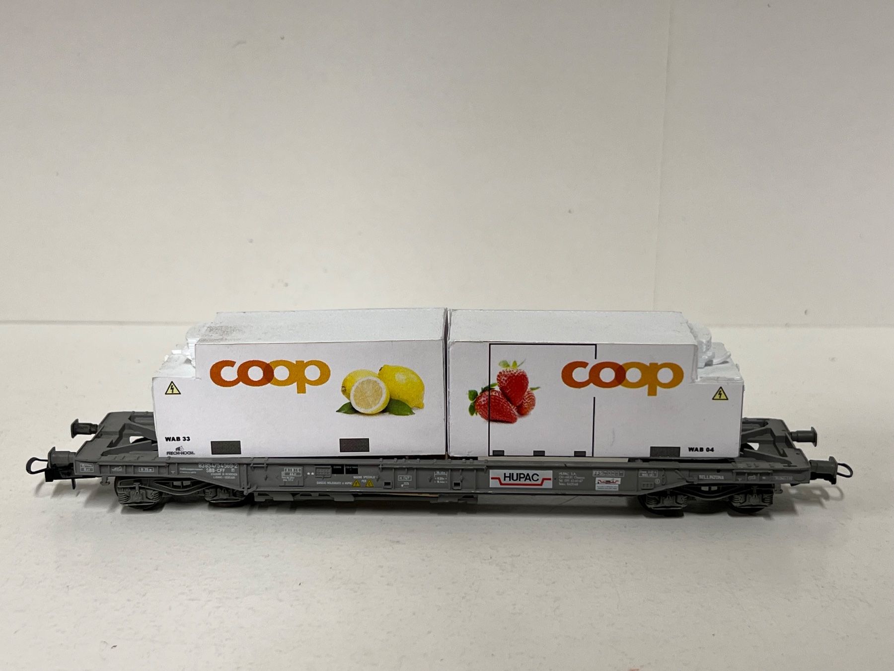 Roco Modelleisenbahnen: Roco Hupac Coop  H0 DC – Gebraucht aus Geroldswil von TopTrain54 1