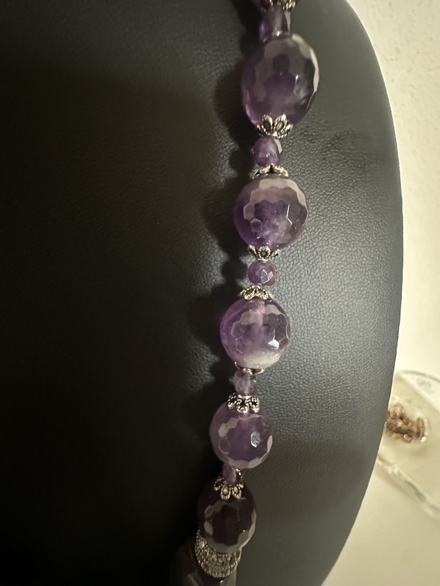 Colliers: Halskette mit Amethyst Perlen. HANDARBEIT  – Neuf avec emballage d'origine à Kriens par Hortensie6 1