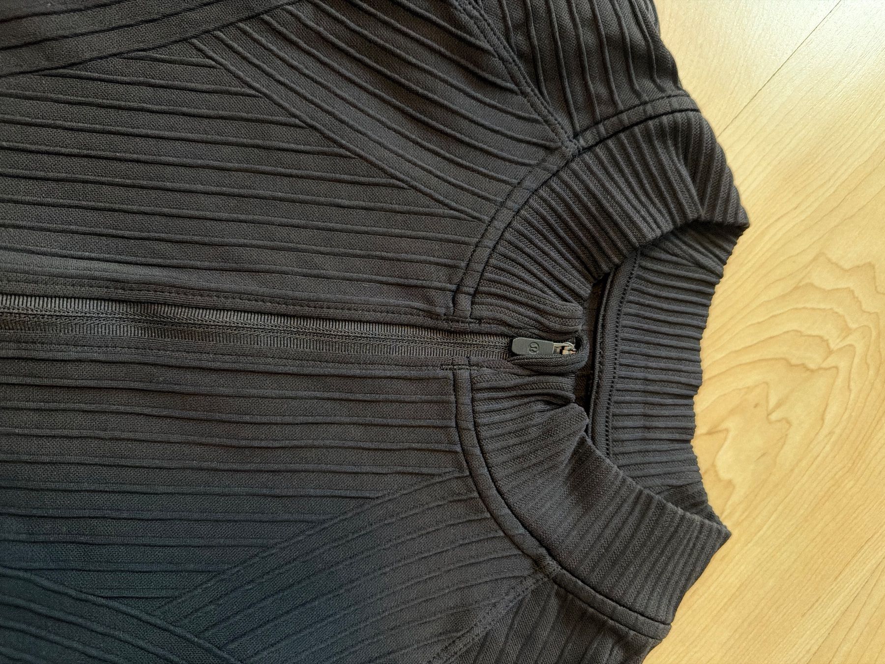 Lululemon Maglioni & Felpe: Sporpullover Schwarz mit Reissverschluss Grösse L – Usato da Hettlingen venduto da blu_tb6z 2