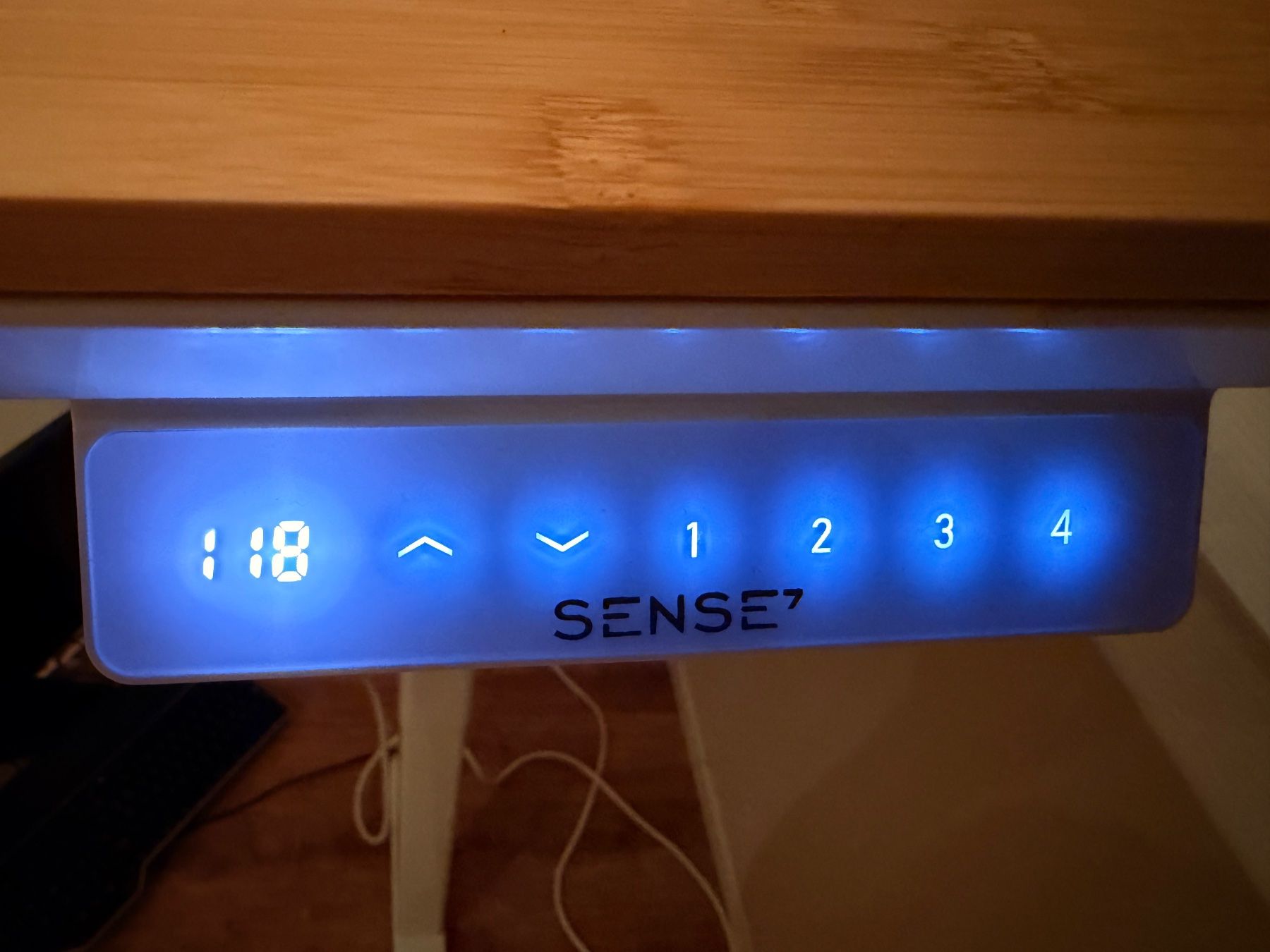 Tavoli: Elektrischer Stehtisch SENSE7 – Nuovo (secondo la descrizione) da Pfungen venduto da Panino7 3