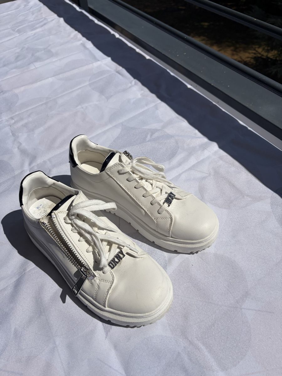 DKNY Damenschuhe: DKNY baskets femmes blanches  – Gebraucht aus Pully von ari_78pk 2