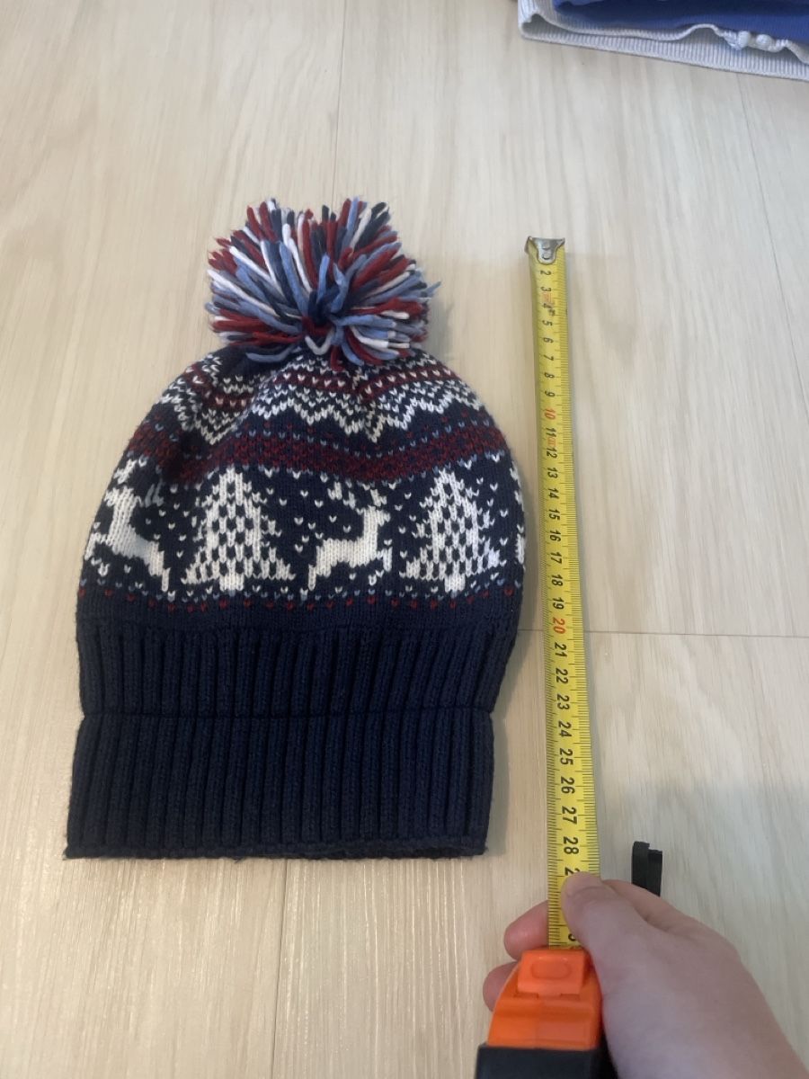 Altro abbigliamento per bambino: Winter Beanie Hat with Reindeer Pattern and Pom Pom – Usato da Effretikon venduto da lio_gjr8 1