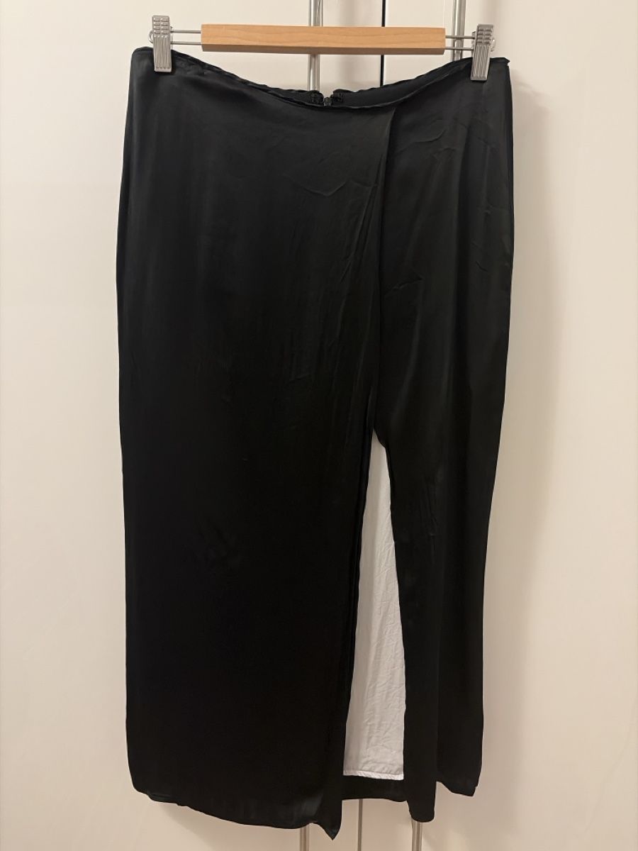 Zara Gonne: Black Midi Skirt with Slit - Zara – Usato da Zürich venduto da cme_ft9l