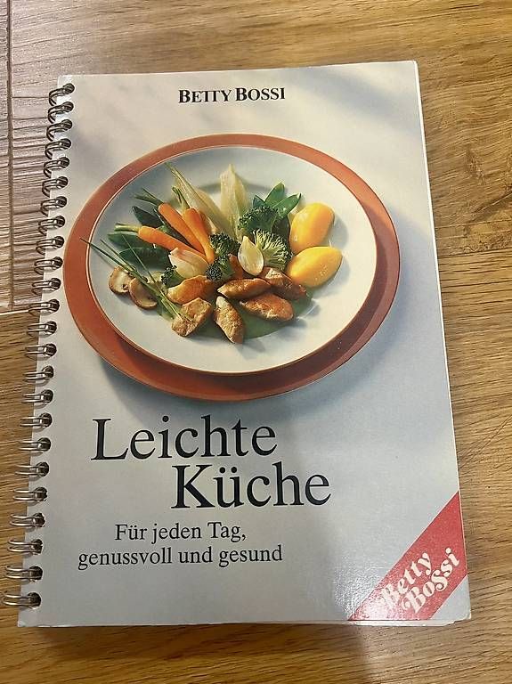 Bücher: Betti Bossi Kochbuch - Leichte Küche – Gebraucht aus Oberuzwil von Tatymausi