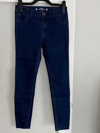 Trendige Damenjeans Gr. 38 - Top Zustand!