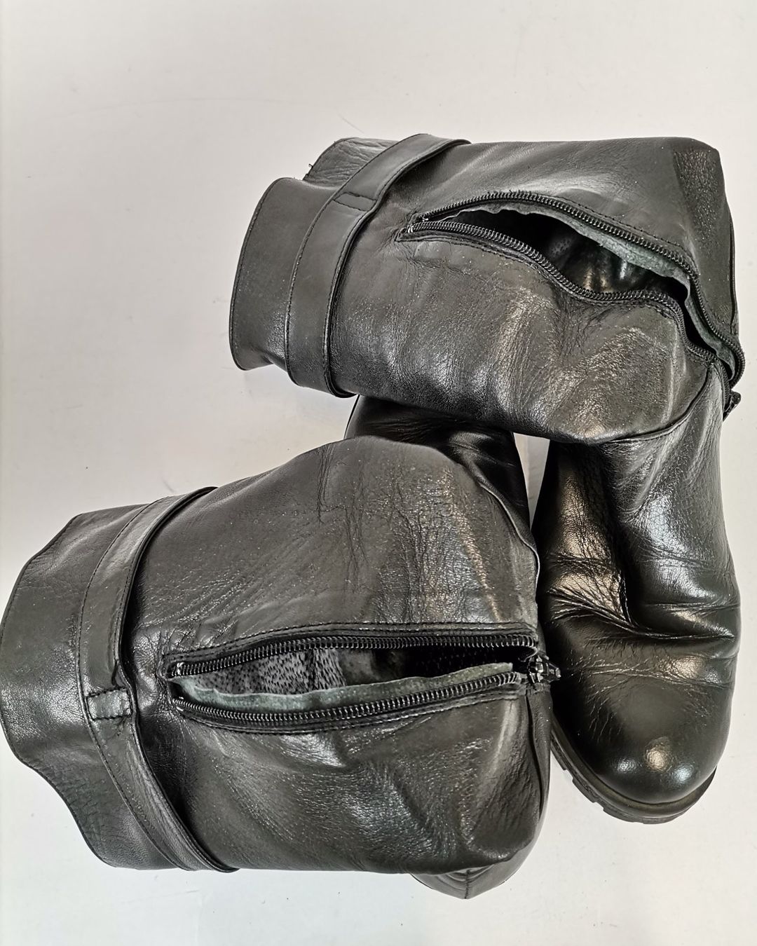 Scarpe da donna: PASITO Stiefel schwarz  Gr. 38 – Usato da Schaffhausen venduto da Restwert_SH 7