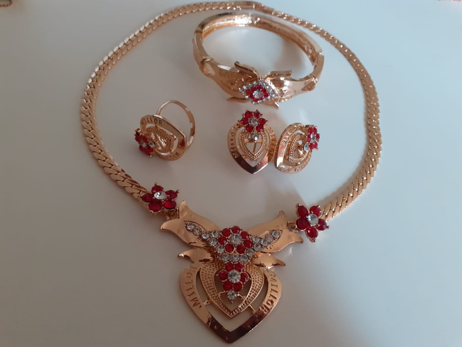 Altri gioielli: 3 teiliges Modeschmuck Set – Nuovo e nell'imballaggio originale da Stansstad venduto da kam_5wgj
