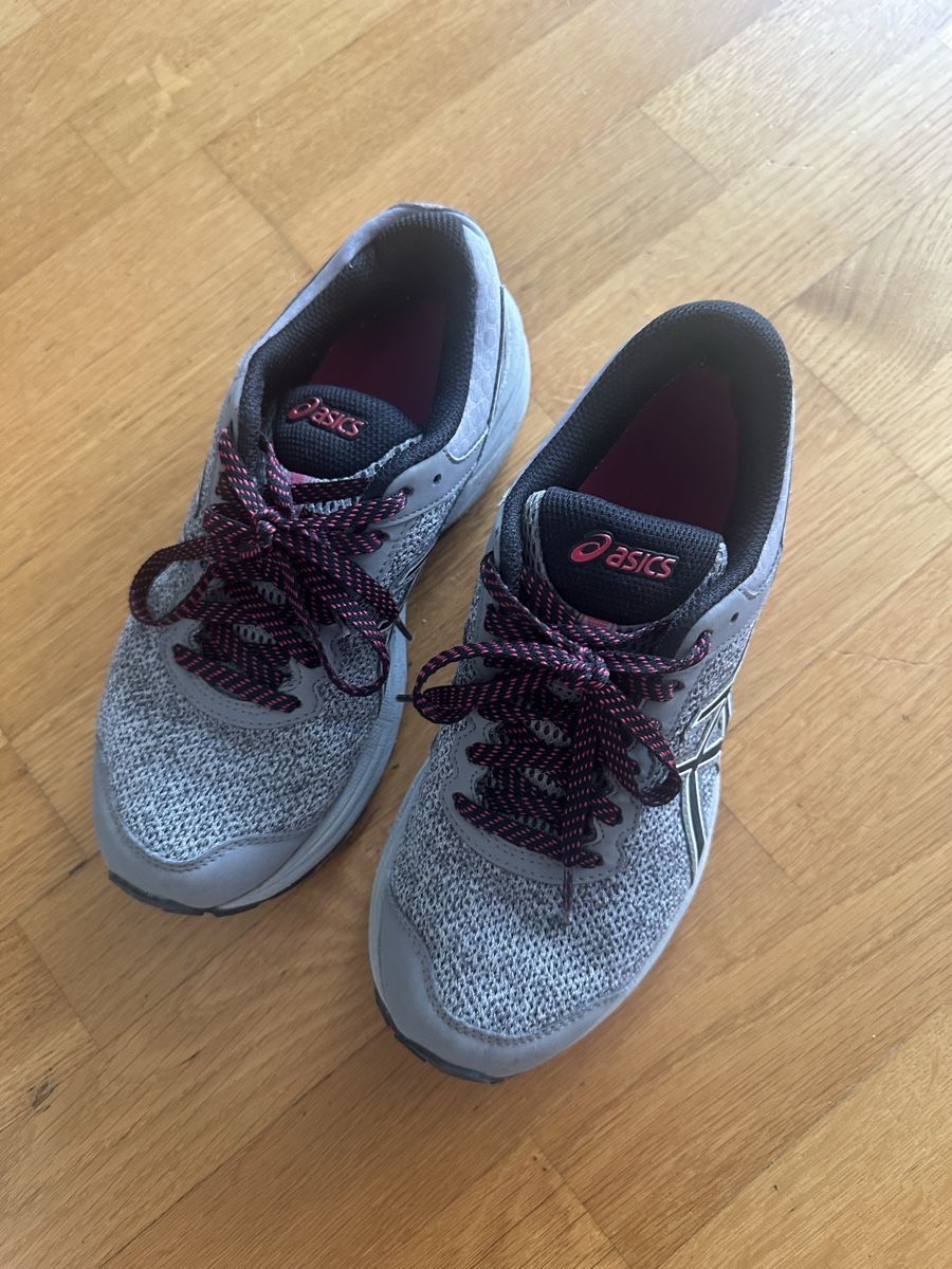 Asics Scarpe da uomo: Asics Laufschuhe Gr 38 – Usato da Ostermundigen venduto da Clood