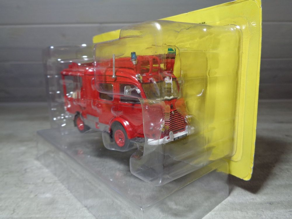 CAMION POMPIERS N°081 MERCEDES LP319 Grande echelle IXO PRESSE 1:43