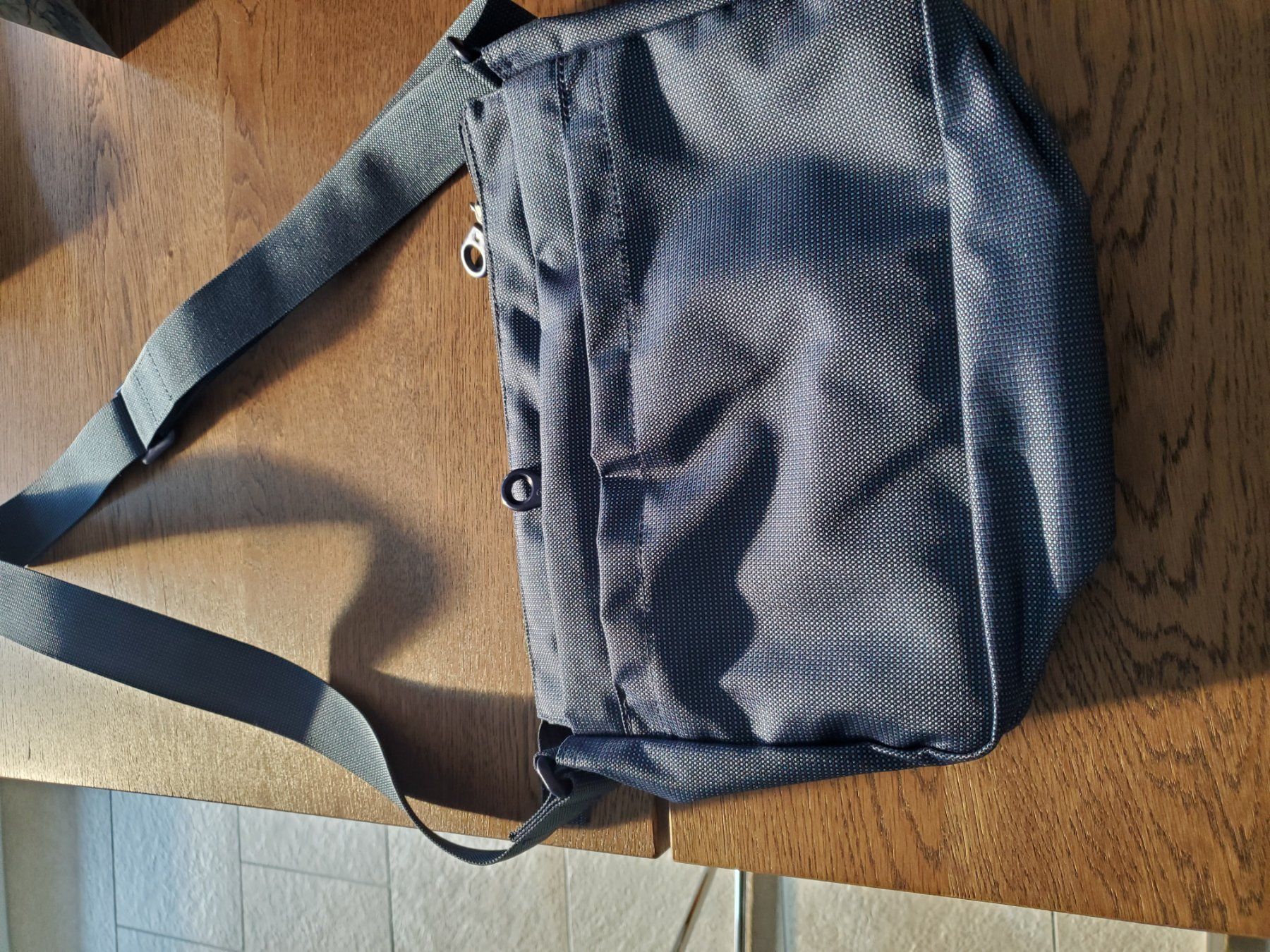 Mandarina Duck Borse da donna: Mandarina Duck Schultertasche – Nuovo (secondo la descrizione) da Interlaken venduto da mar_65xg 2