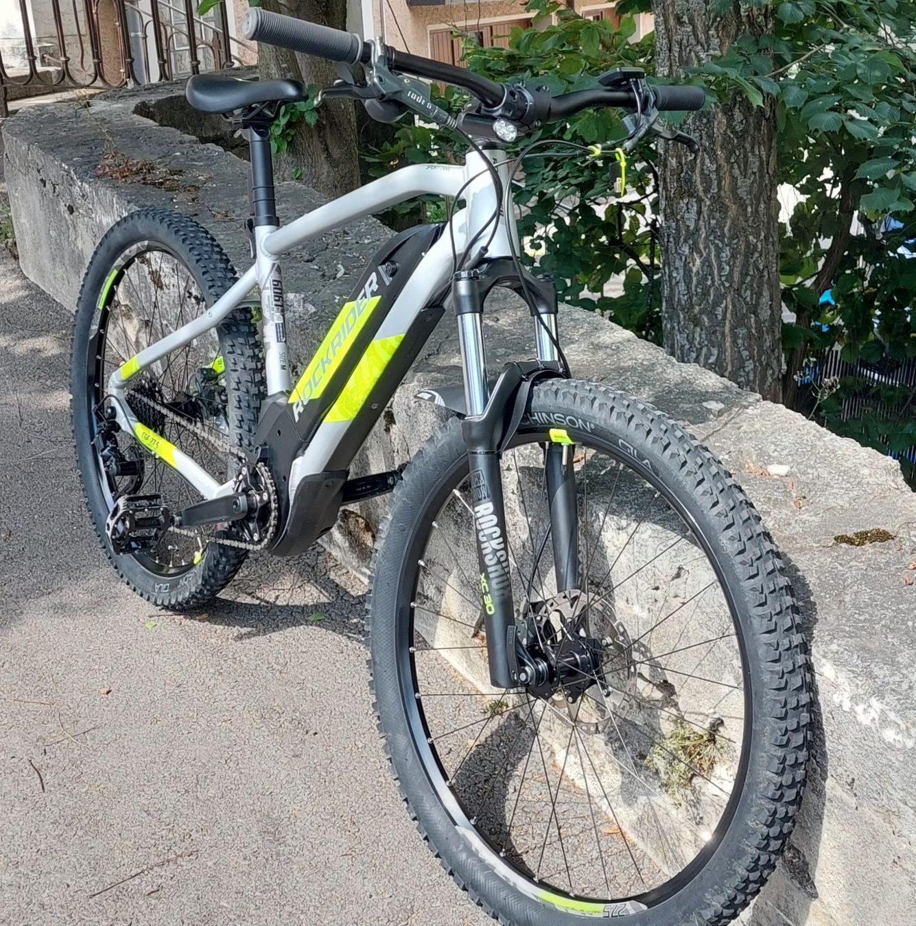 Decathlon Vélos: VTT électrique Rockrider E-ST 520 – D'occasion à Le Locle par cor_l7nw 1