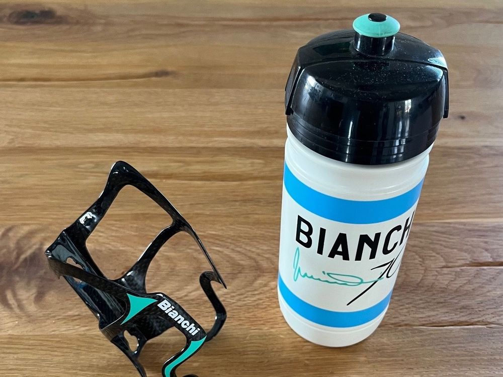 BIANCHI Flaschenhalter Carbon mit original Bidon, neu | Kaufen auf Ricardo