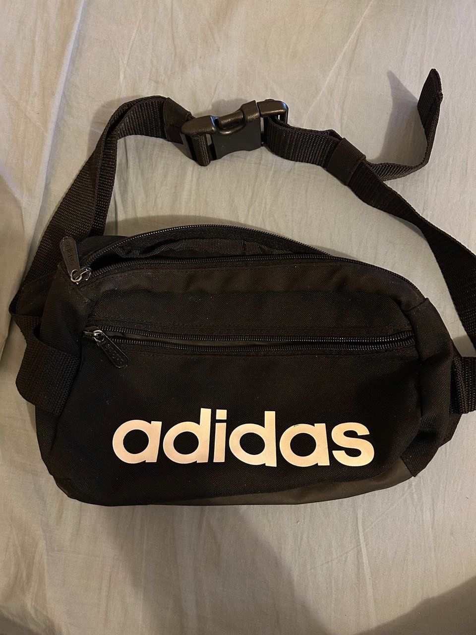 Adidas Borse: Marsupio ADIDAS – Usato da Giubiasco venduto da LorisVale 1